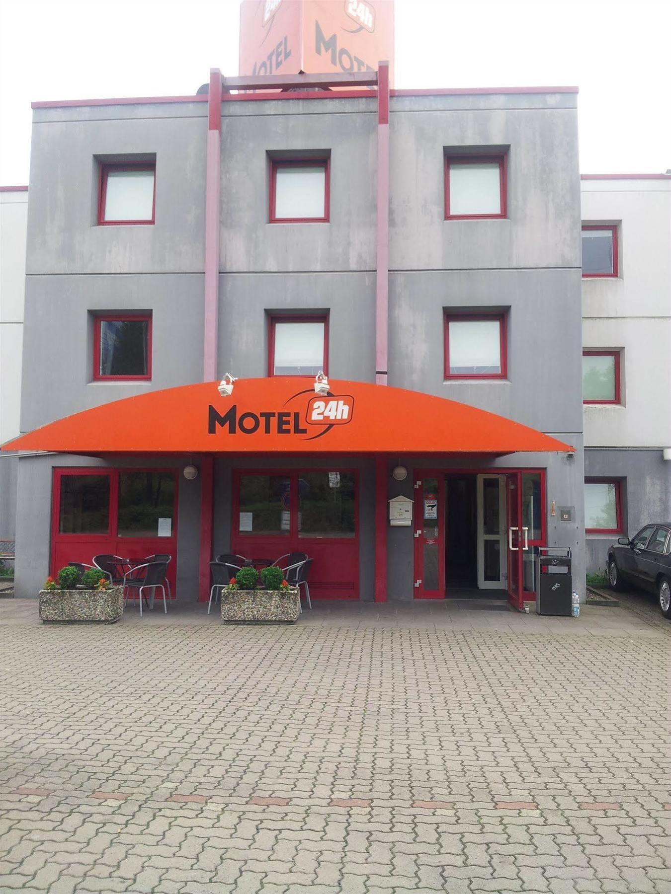 Motel 24h Hannover Exteriör bild