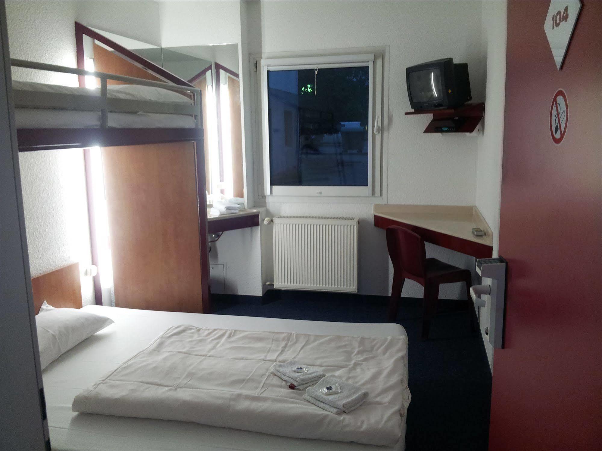 Motel 24h Hannover Exteriör bild